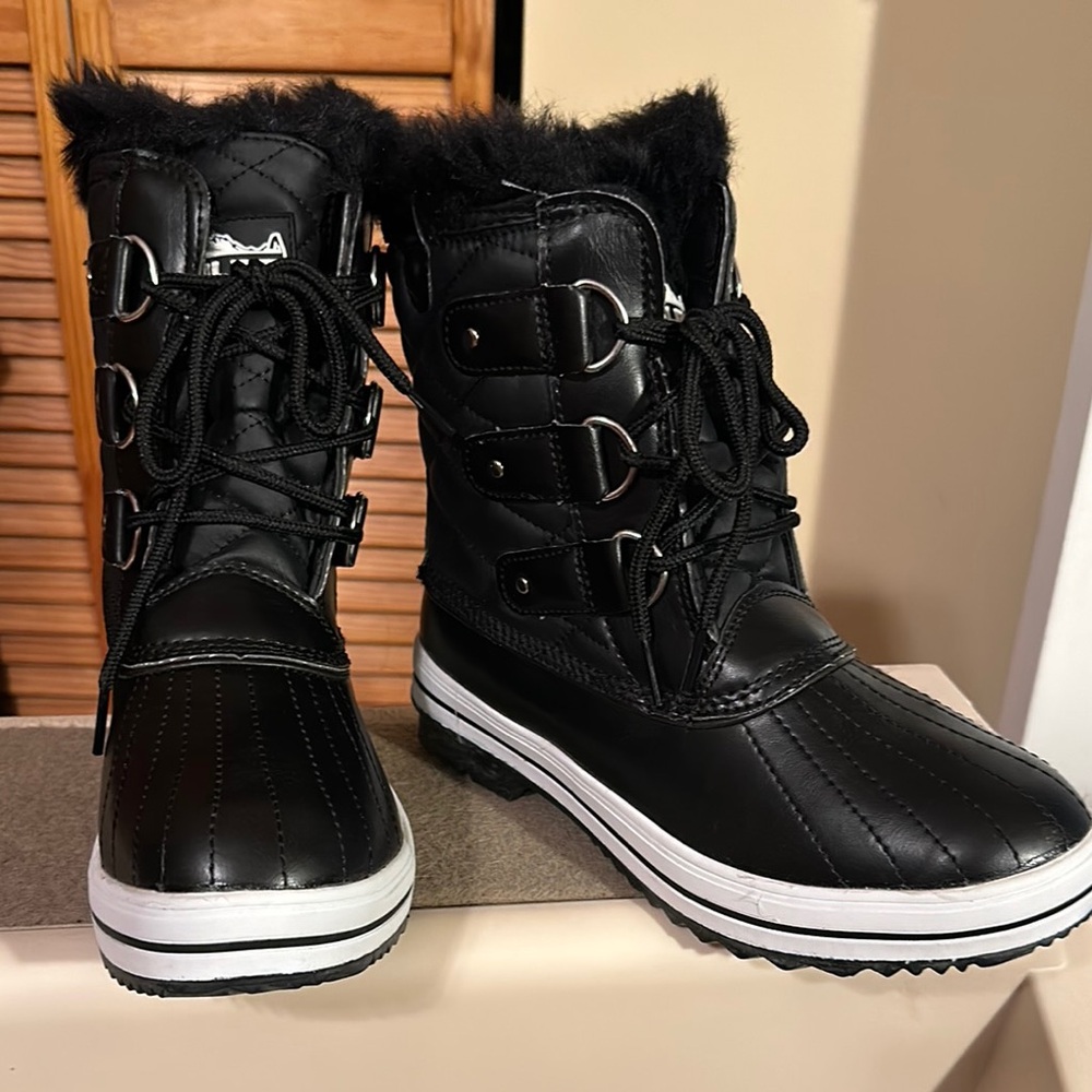 Black Winter & Rain Boots with Fur Lining and Waterproof Material